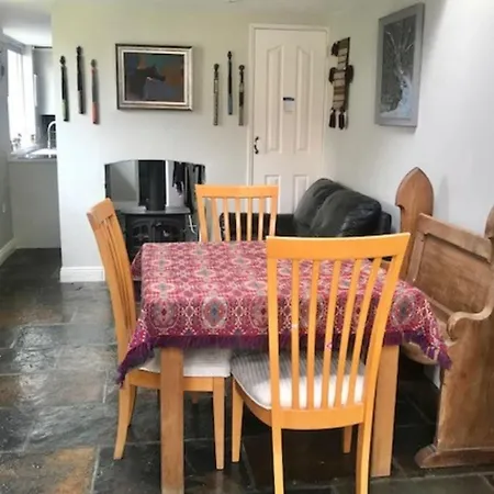 Дом отдыха Stylish 2 Bedroom Near Botanical Gardens *