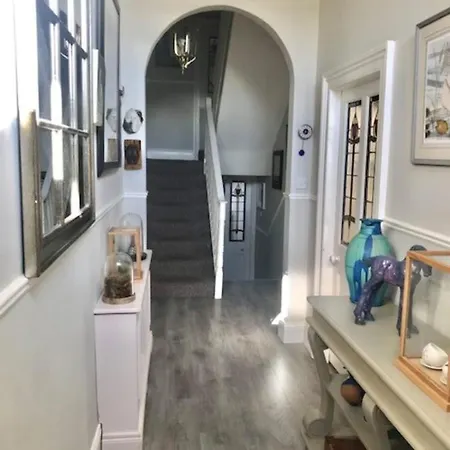 Holiday home Stylish 2 Bedroom Near Botanical Gardens