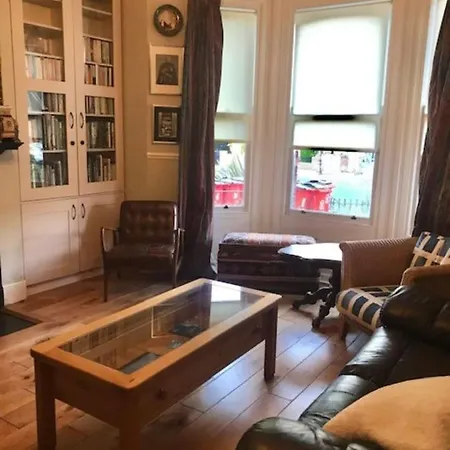 Stylish 2 Bedroom Near Botanical Gardens Dublin